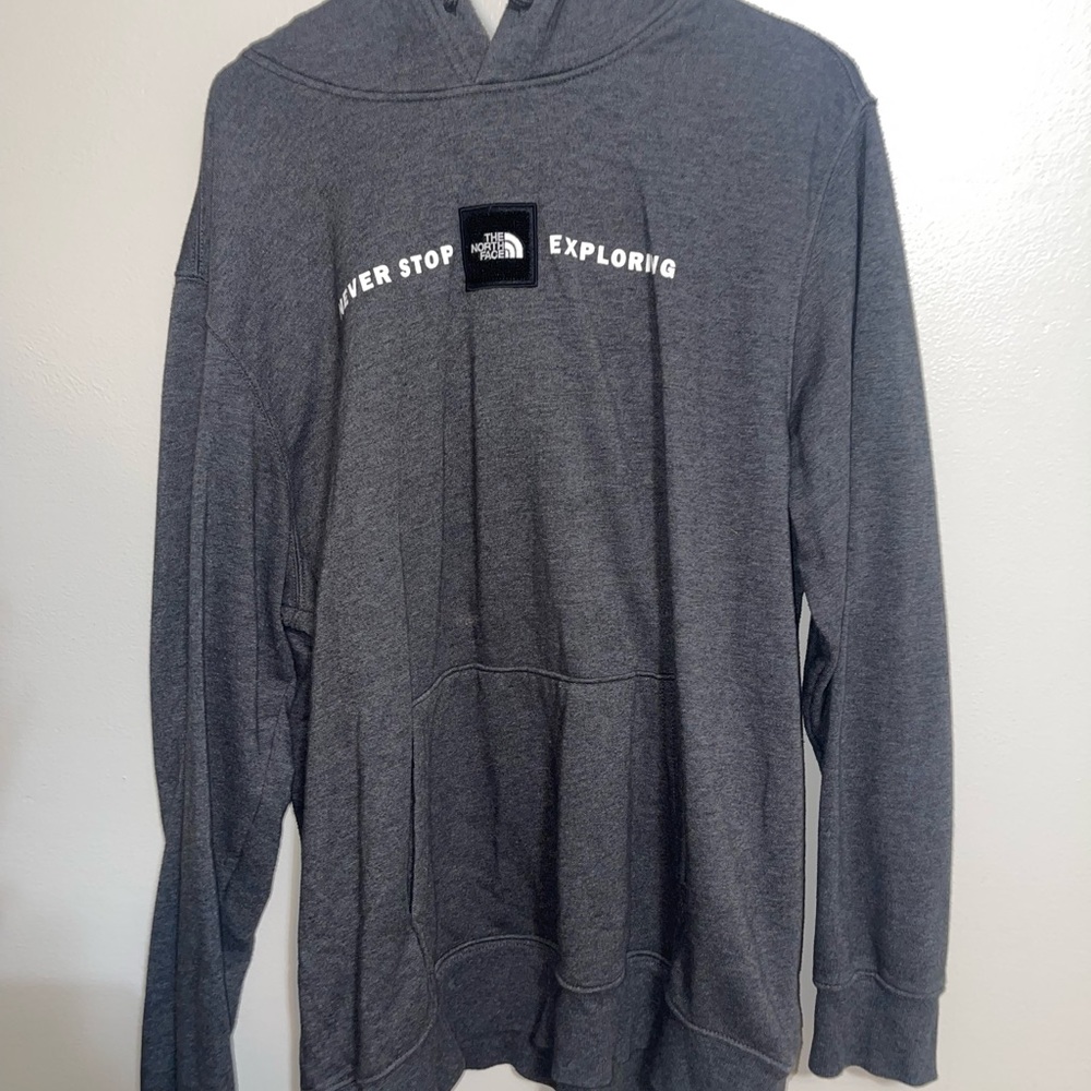 Men’s North Face hoodie size XL